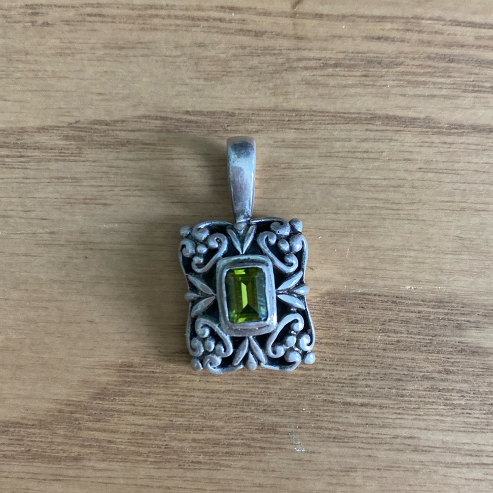 Peridot sterling silver pendant.